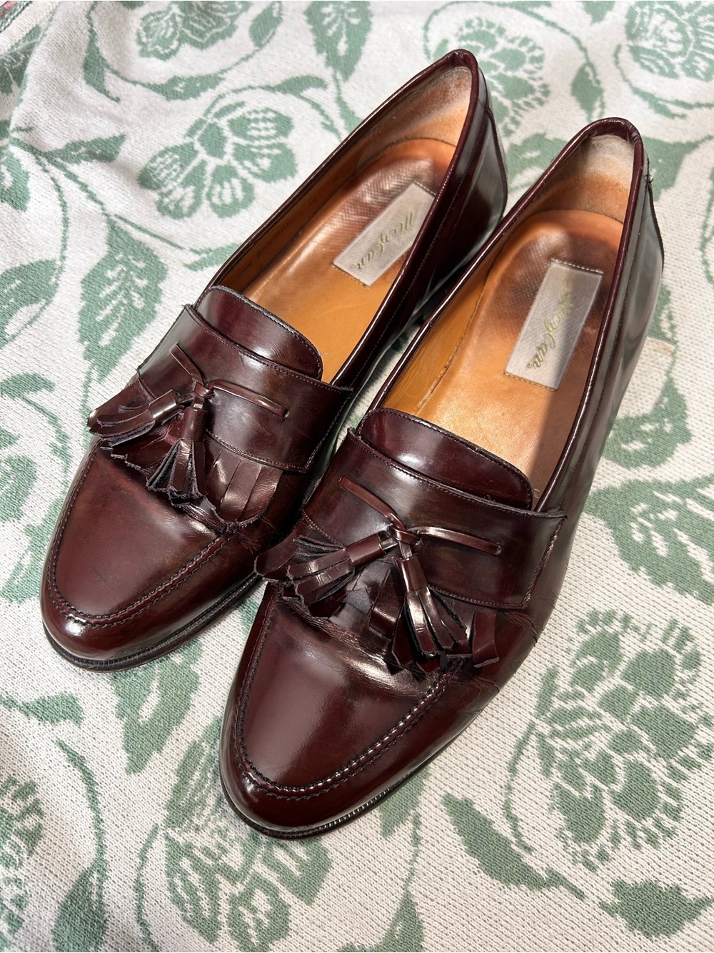 Classic Men's Tassel Loafers in Burgundy